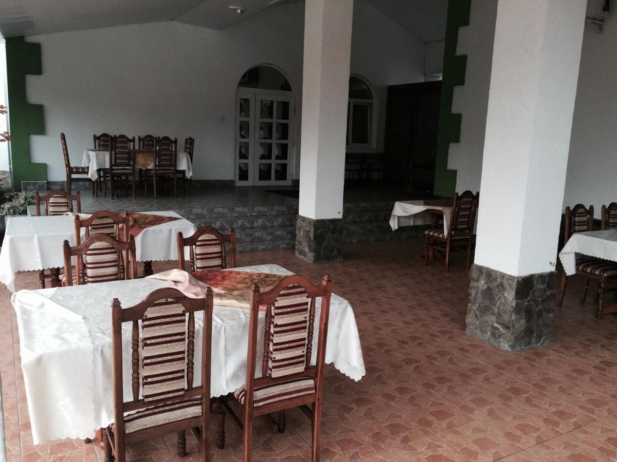 Отель Hotel Zoloti Vorota Лалово-14