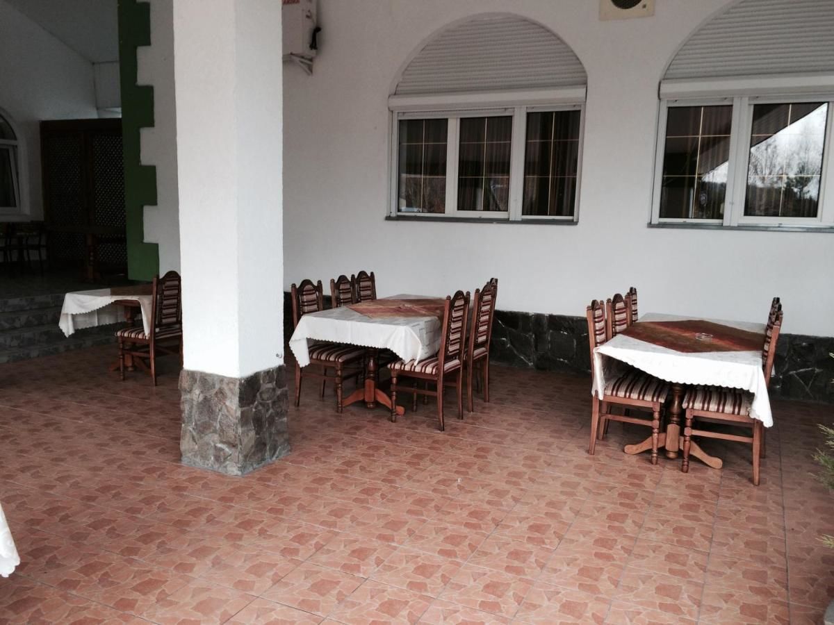Отель Hotel Zoloti Vorota Лалово-22